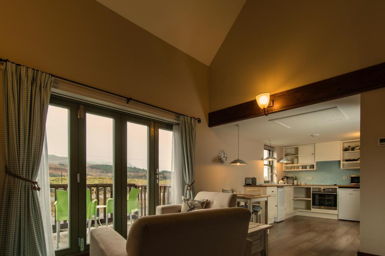 Faebuie Cottages Долкричарт Экстерьер фото